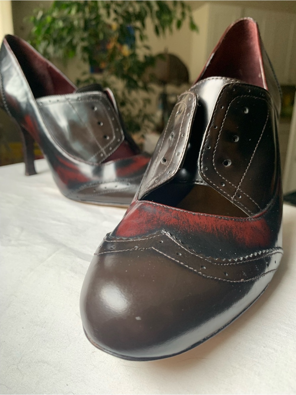 📆 Arturo Chiang Oxblood Leather Wingtip Oxford Heels 10M Brogue Vintage Inspired